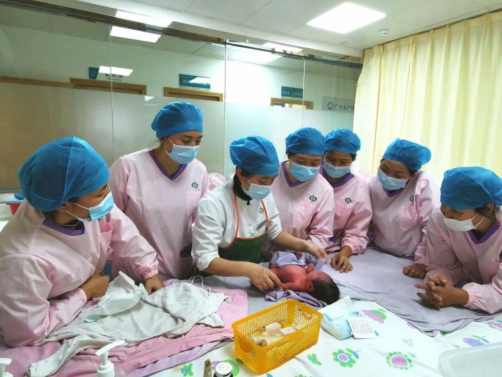 定洁县妇婴监护型护送